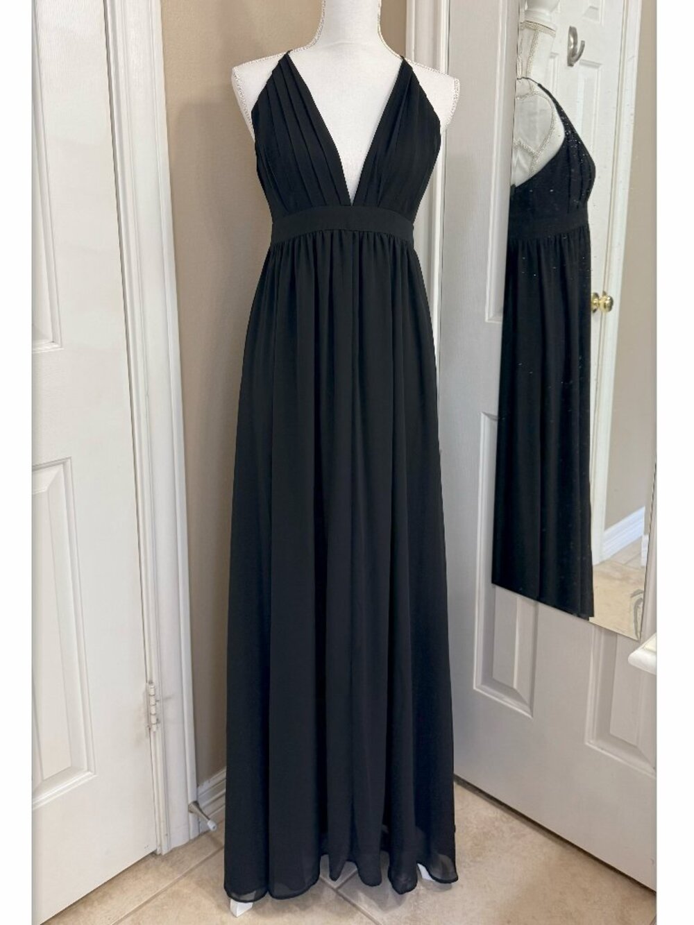 Beautiful little black dress size L